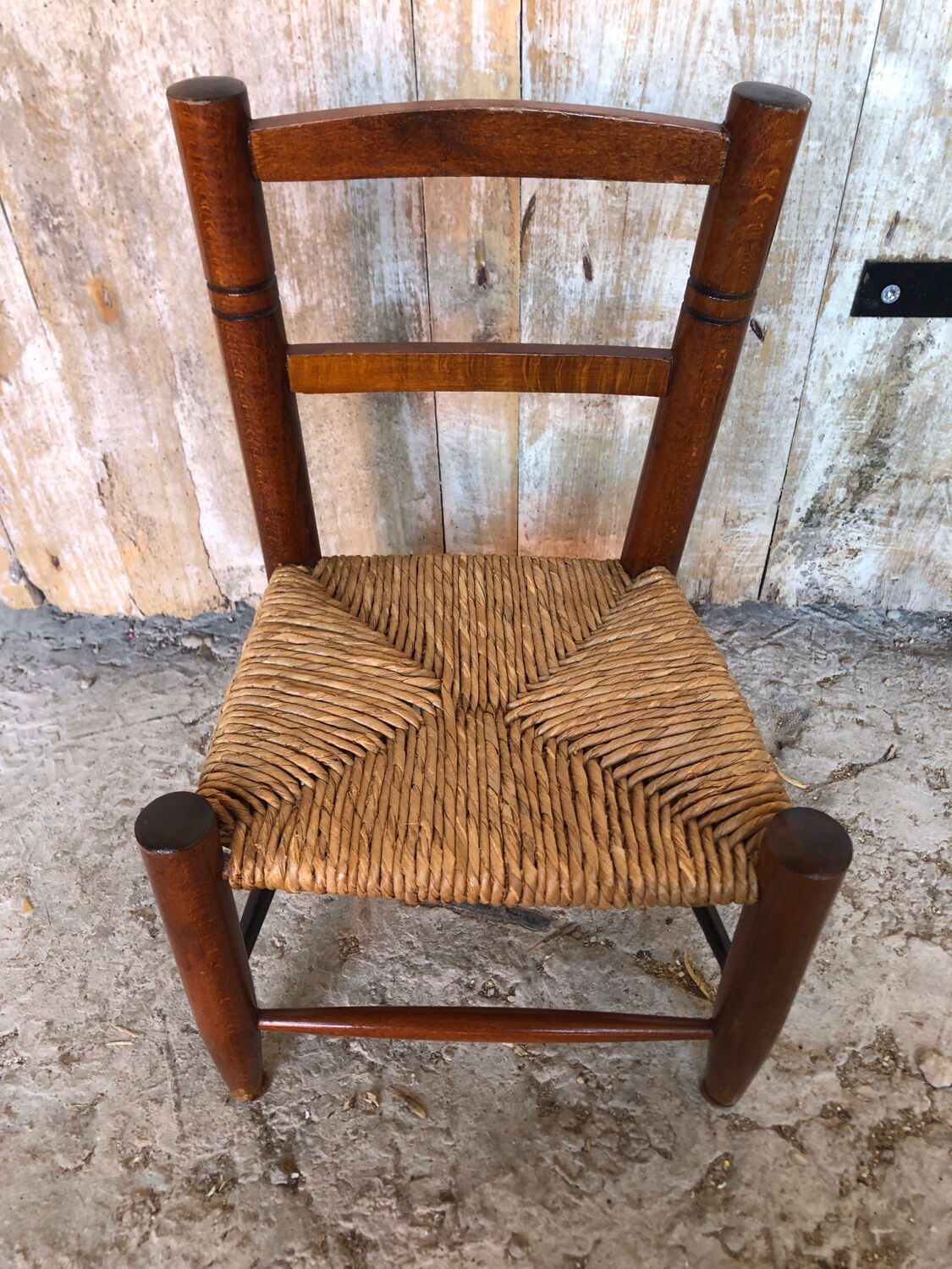 Chaise enfant assise paillée vintage
