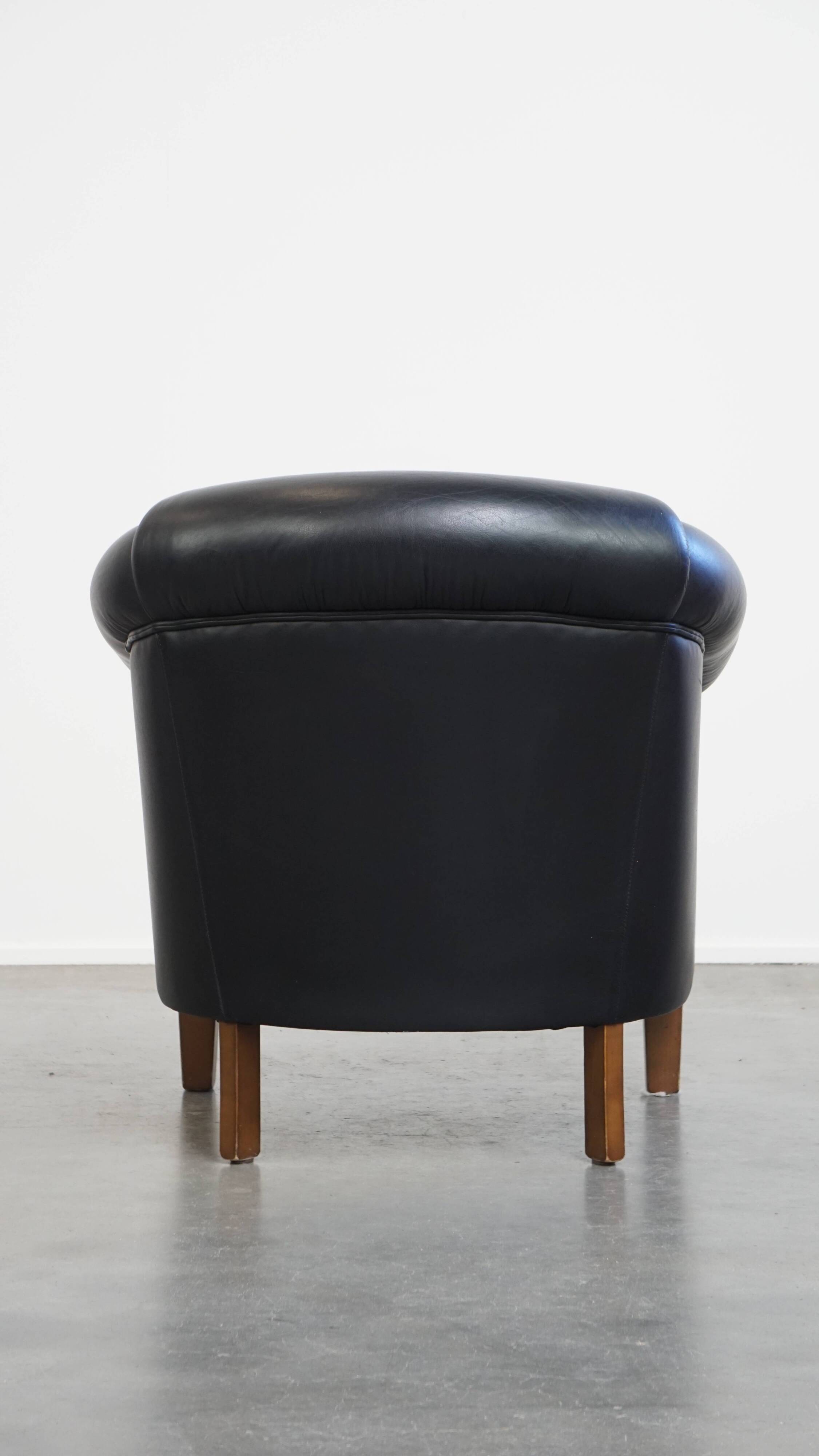 Black Cowhide Leather English-Style Club Chair