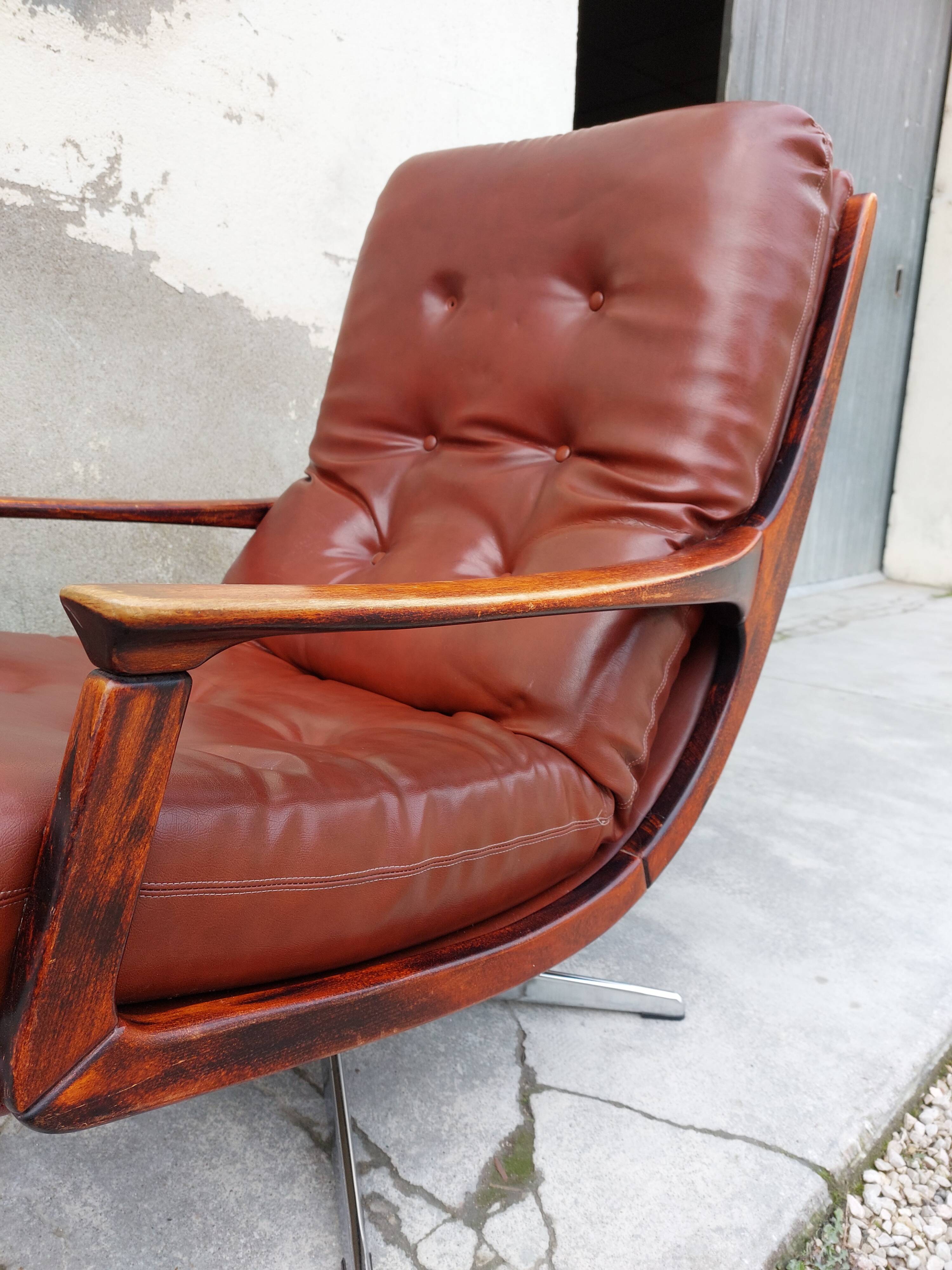 Rotating armchair in vintage skaî 1970