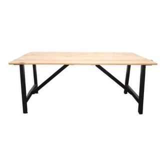 Pine table