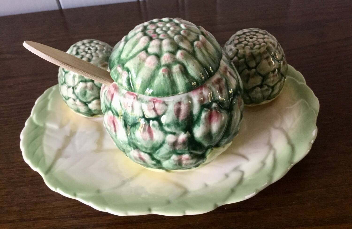 Salt shaker pepper mustard