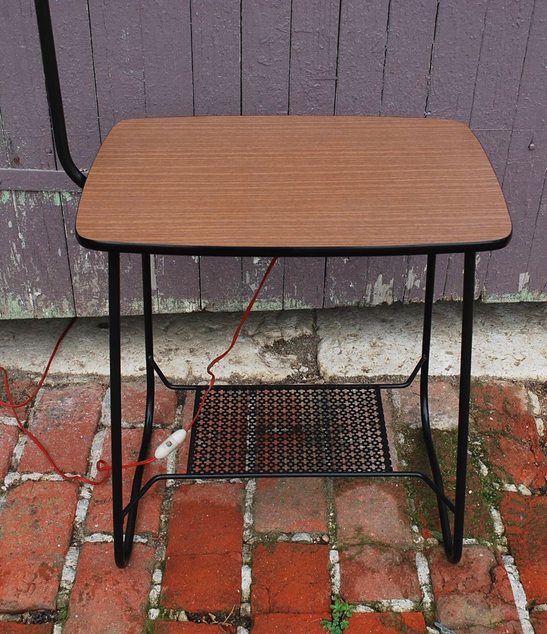 Reader lamp with tablet