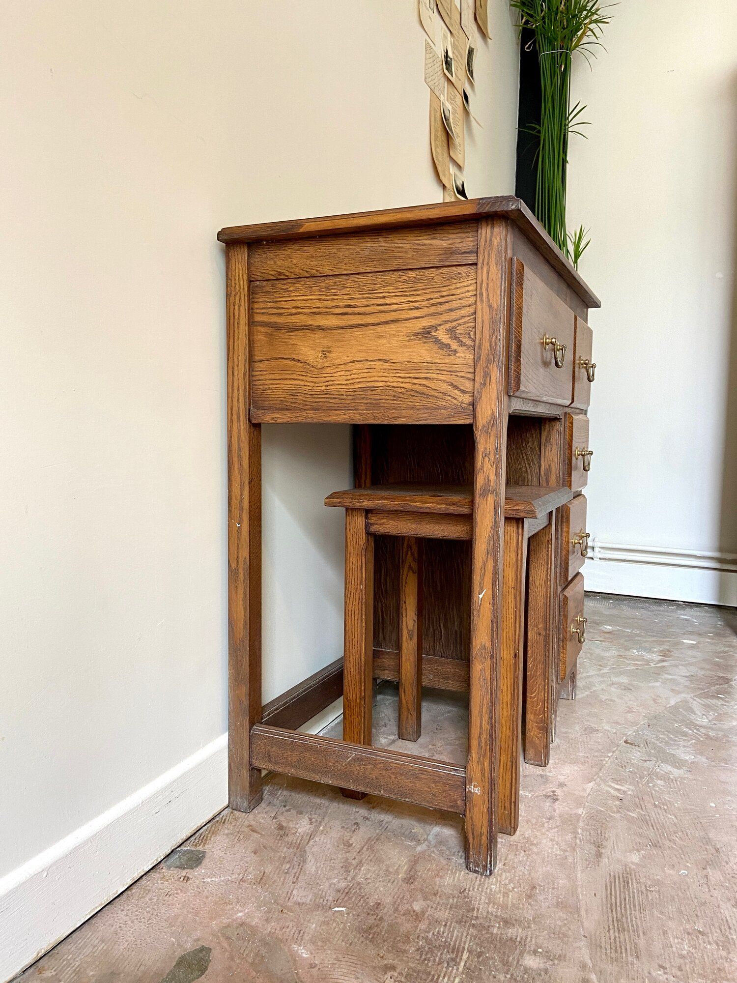 Desk 5 drawers and stool in dark ☐ wood 72 x 40 cm