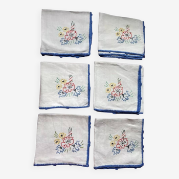 6 serviettes anciennes en lin brodées