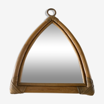 Miroir vintage en rotin de forme triangulaire  52 X 31 cm