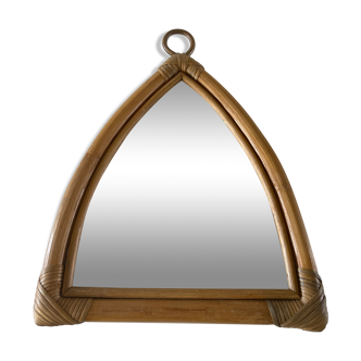 Miroir vintage en rotin de forme triangulaire  52 X 31 cm