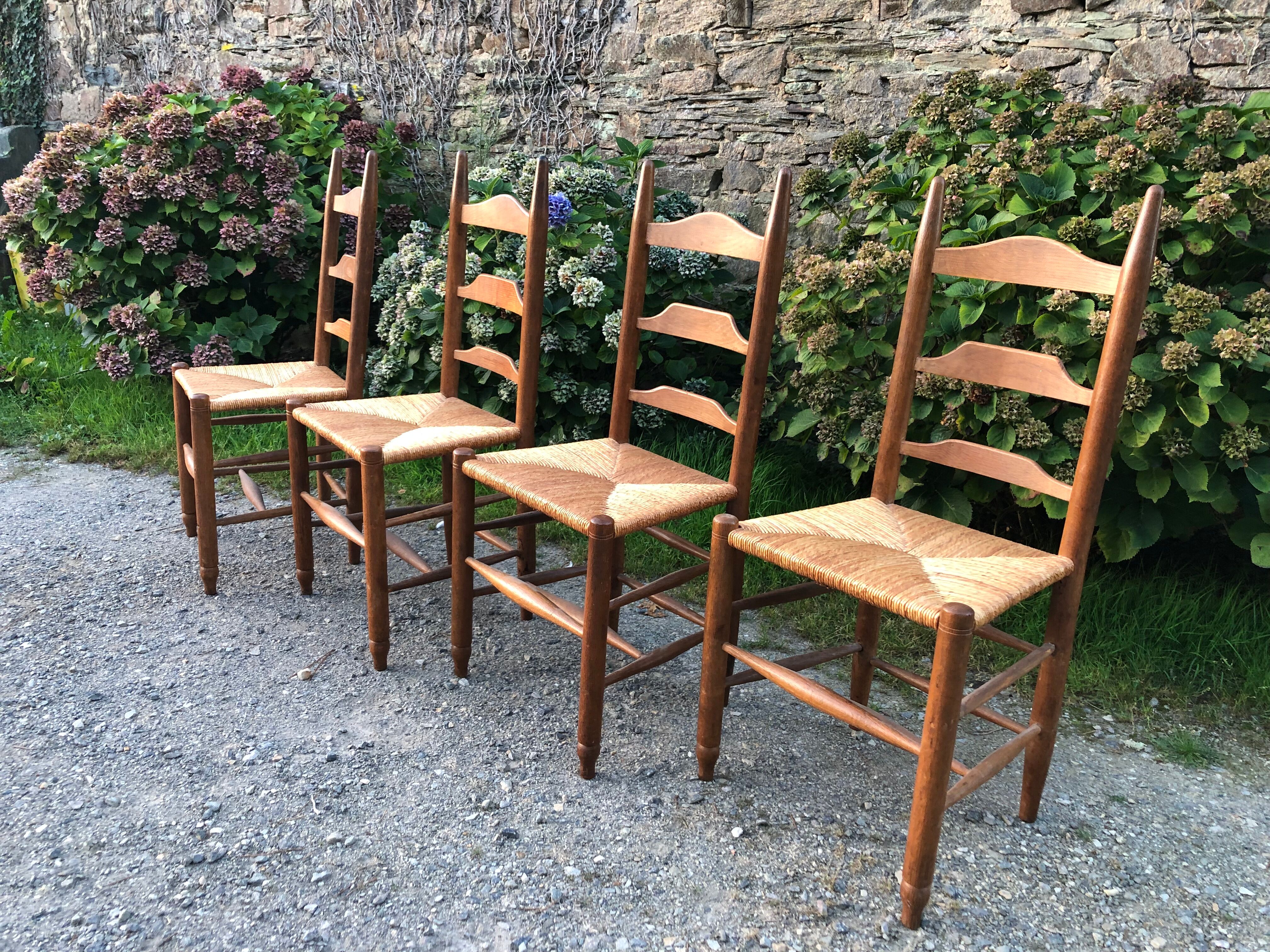 4 oak mulched chairs