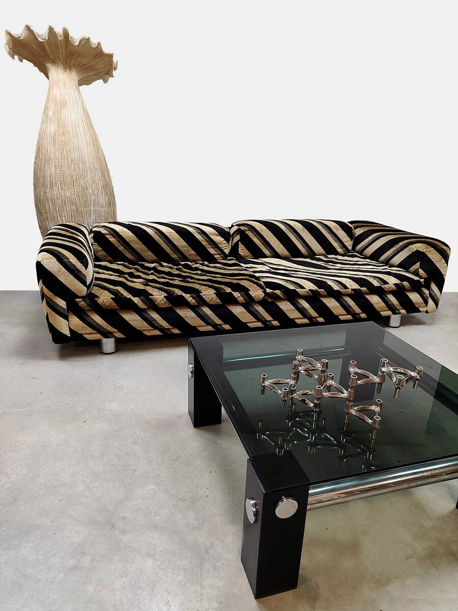 Canapé Diplomat de Howard Keith des années 1970 au design mid-century.