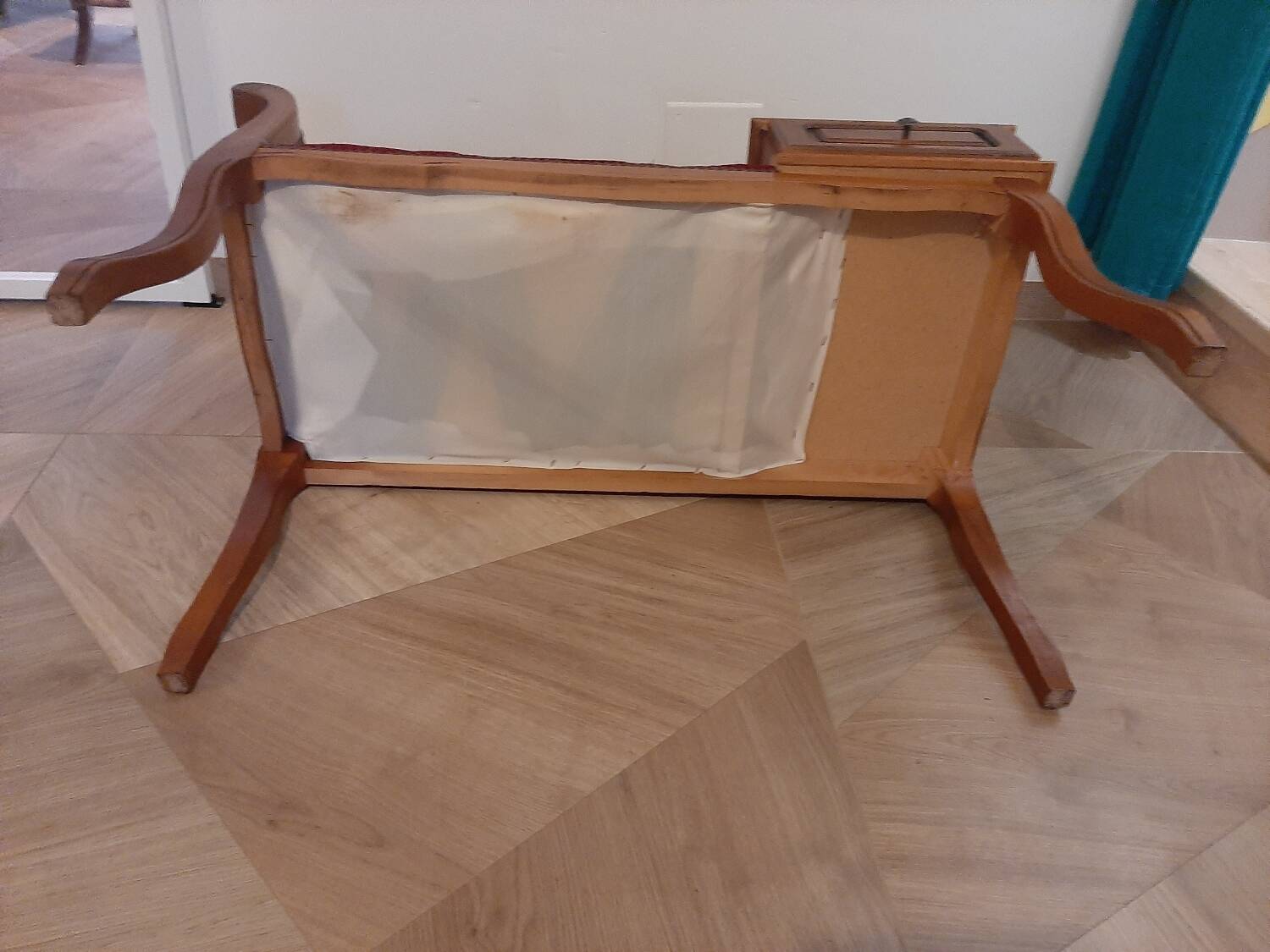Jolie fauteuil causeuse- meuble entrée-Louis XV