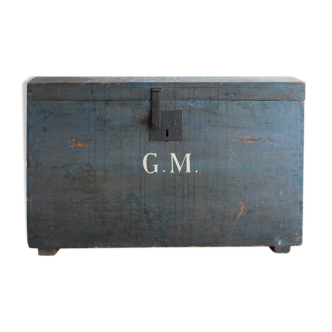 GM wooden chest