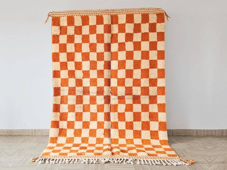 Orange Moroccan rug in natural wool, 250cm x 150cm