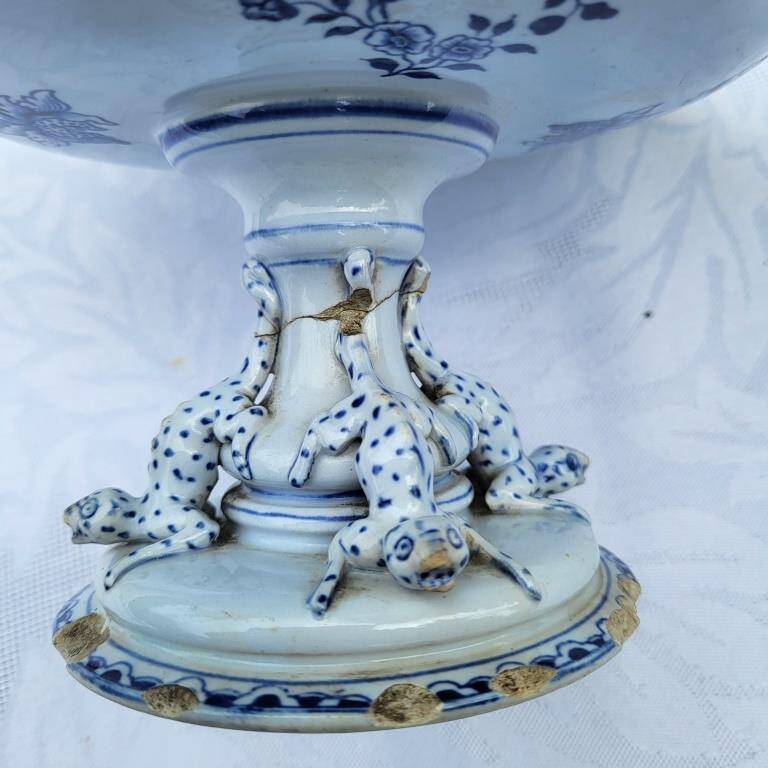 Longwy Chinese compote bowl 19th century salamanders