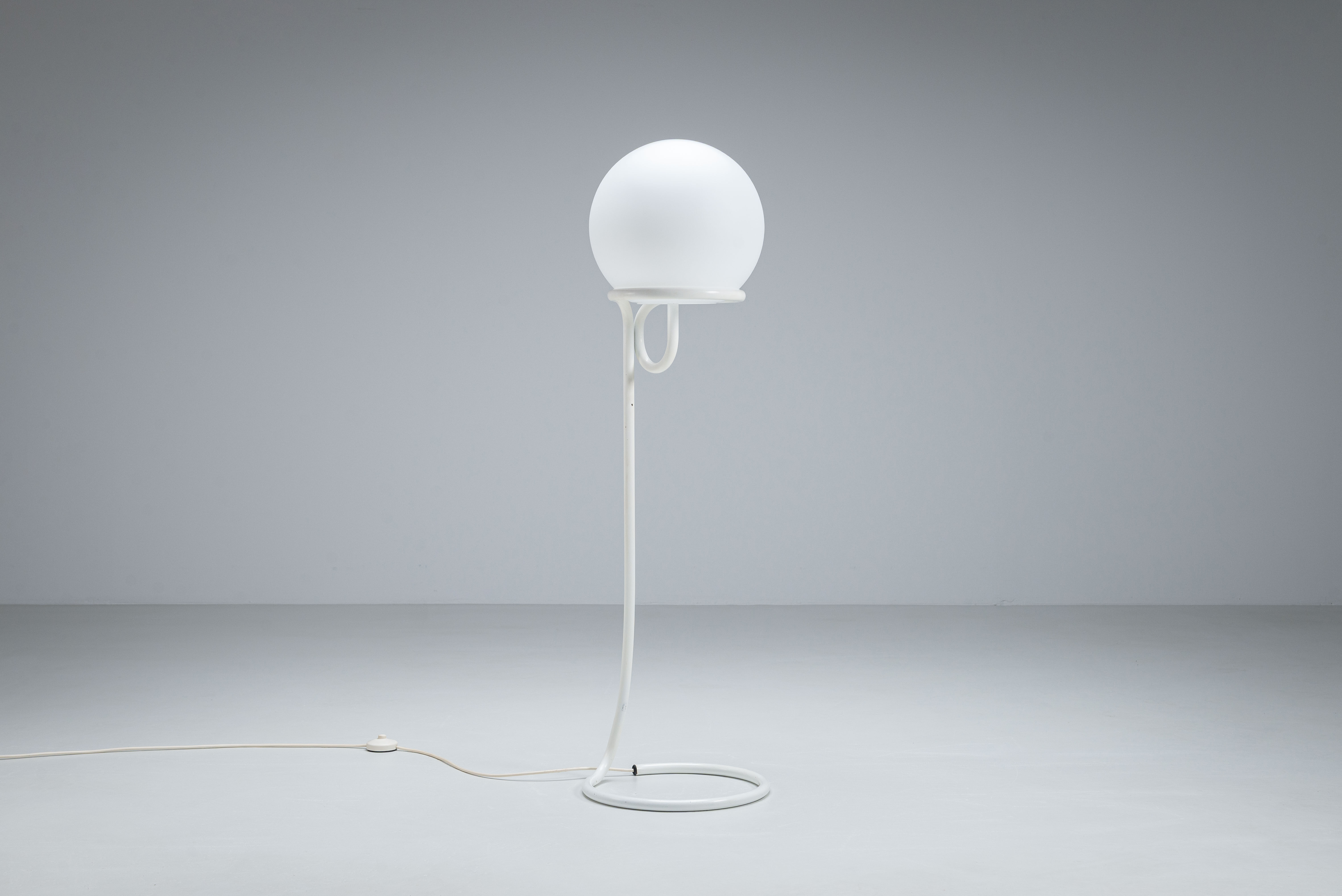 Lampe sur pied Globe par Aldo van den Nieuwelaar