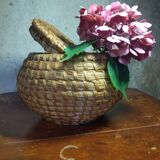 Round basket with wicker lid
