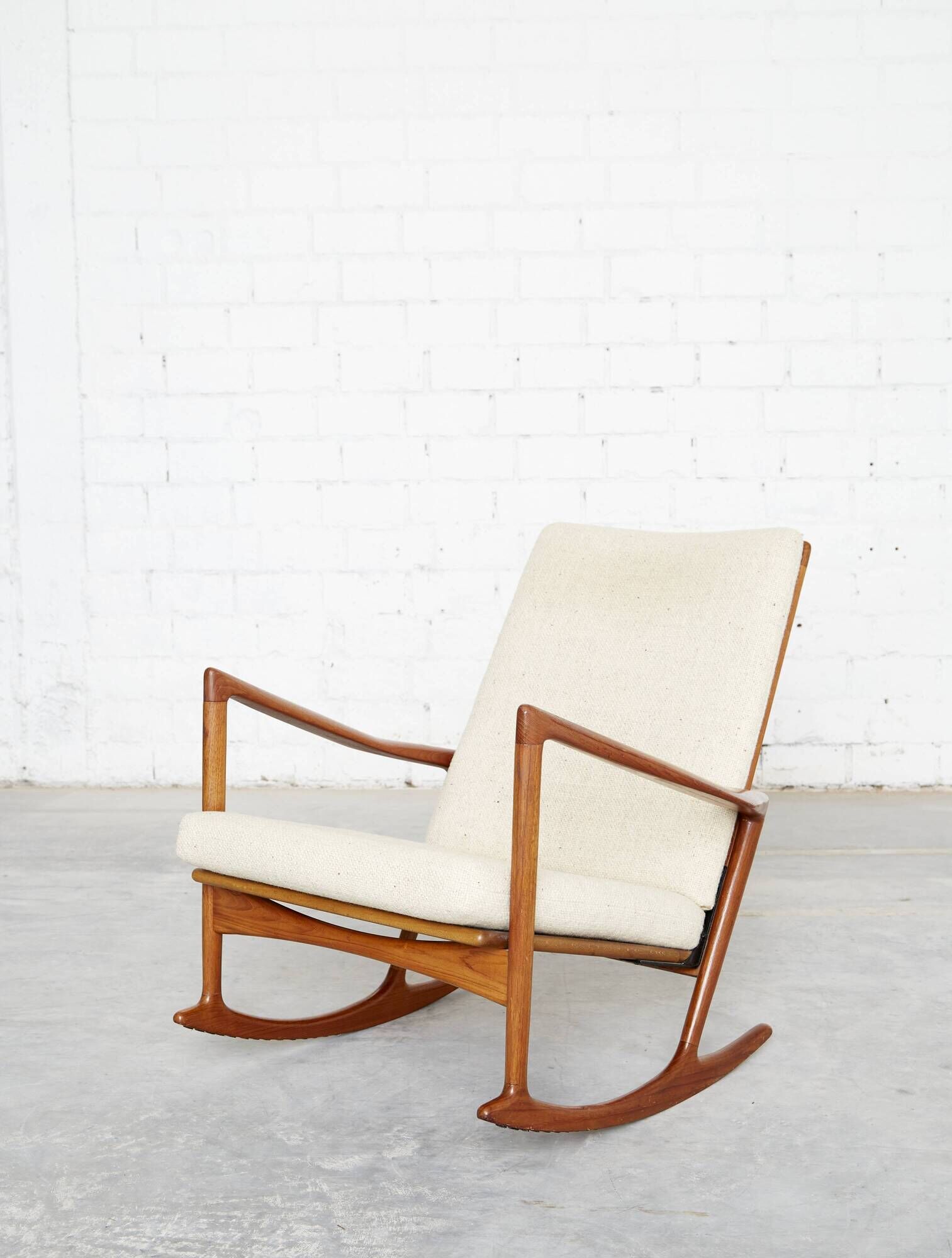 Rocking chair, model 650-15, by Ib Kofod-Larsen for Chr. Linneberg