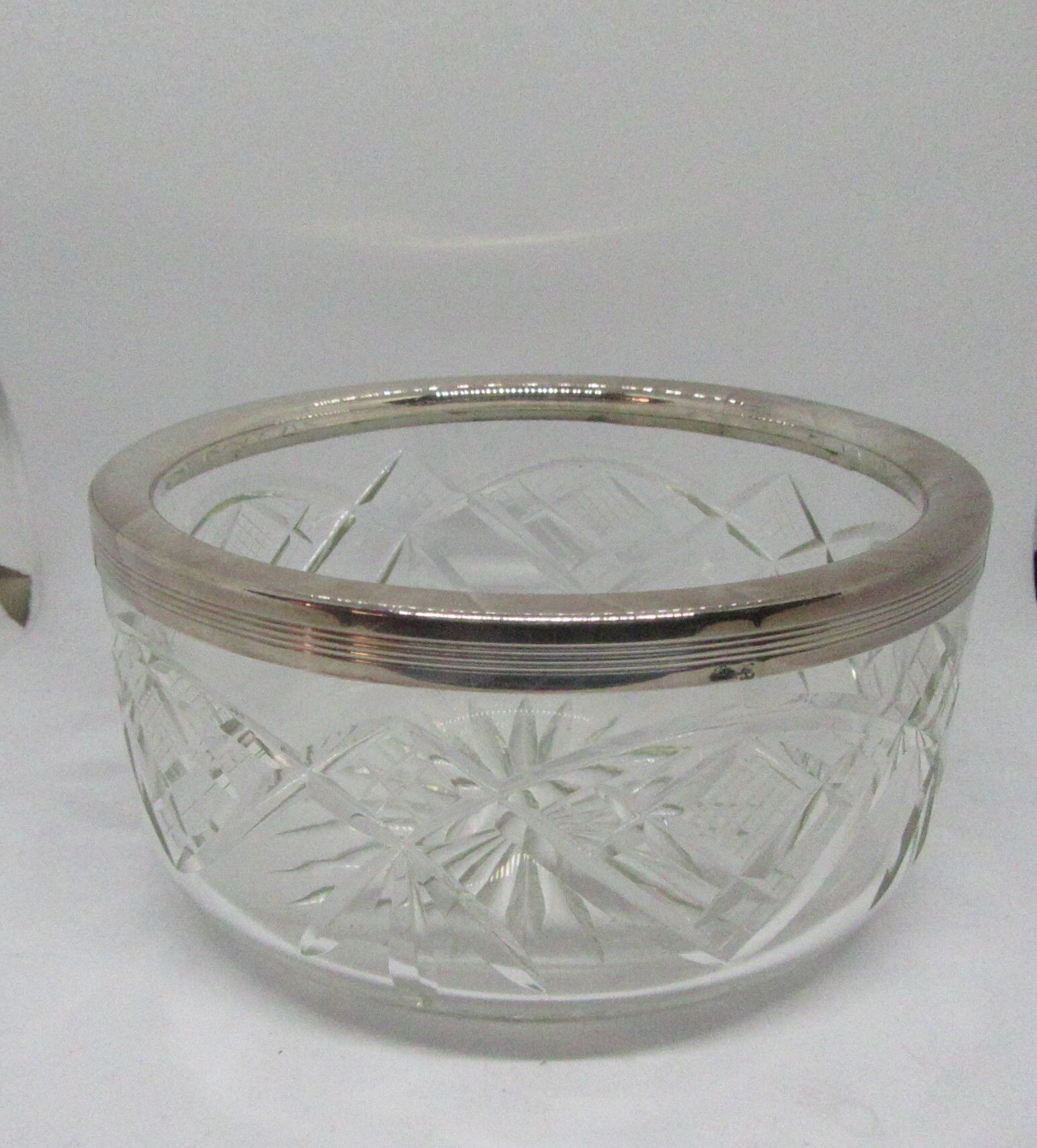 Crystal cutting and Metal agented cup