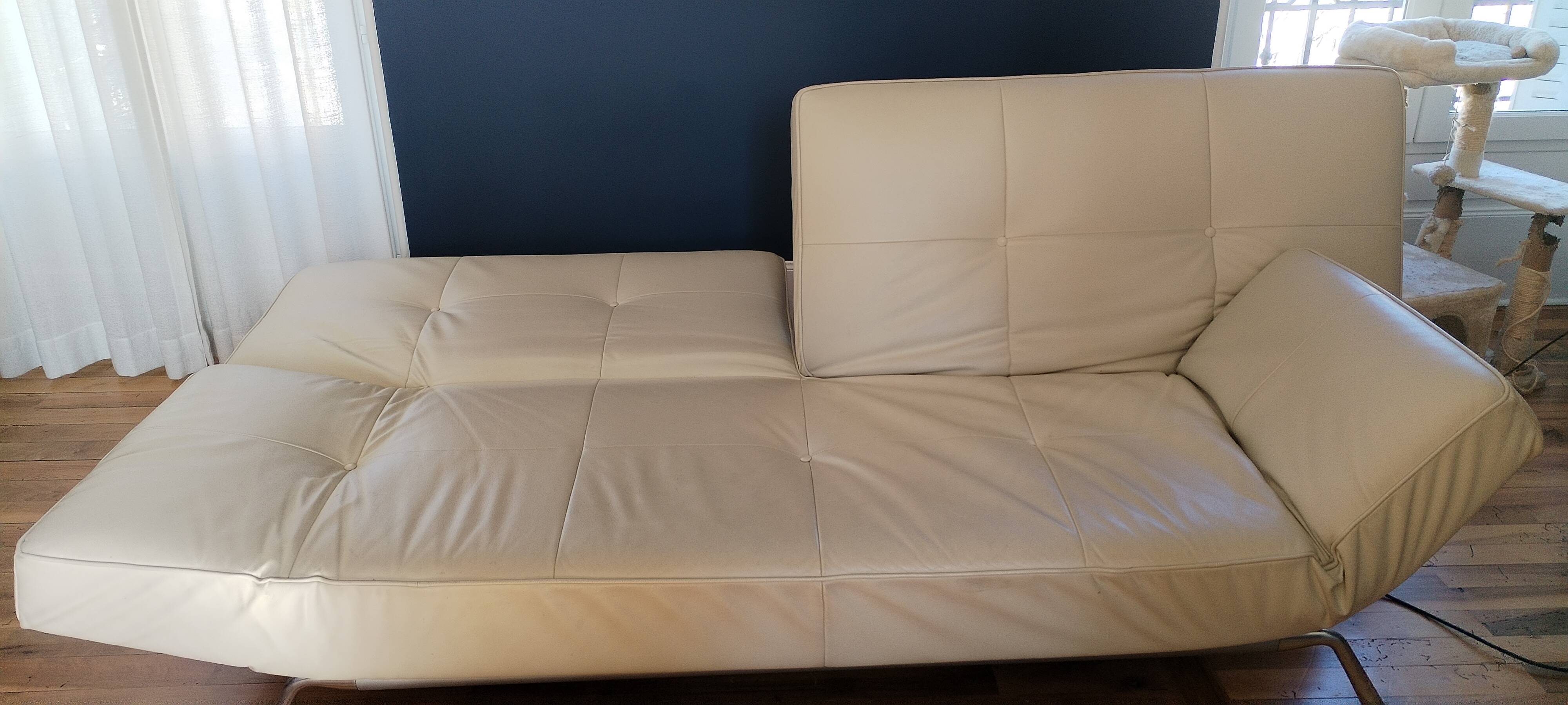 Canapé cuir beige smala de chezcinnz