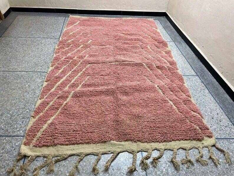 Traditional hand-woven Berber rug, size 200 x 300 cm