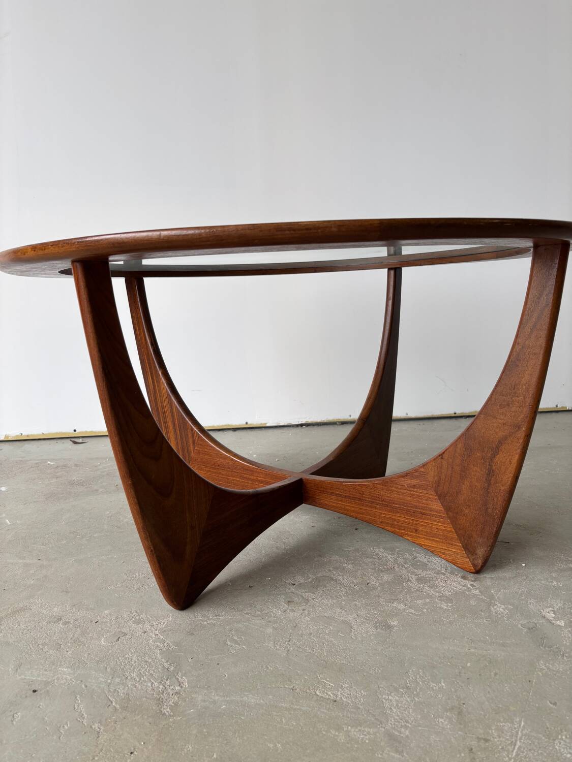 Round coffee table in solid teak, Astro model by Victor Wilkins.