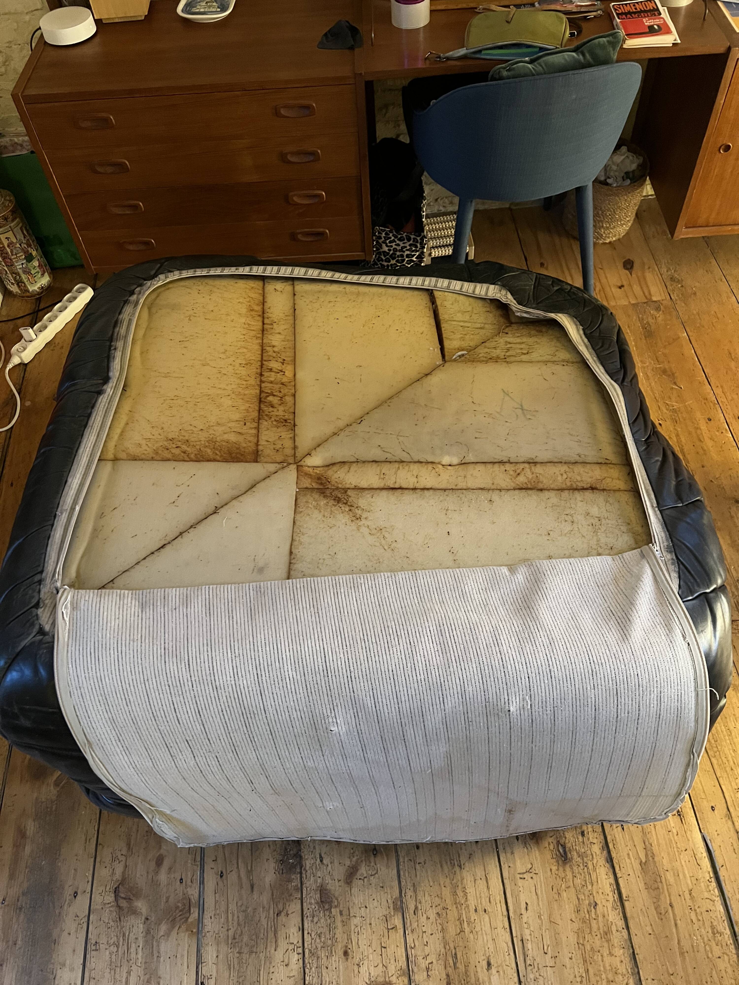 TOGO BLACK LEATHER corner armchair