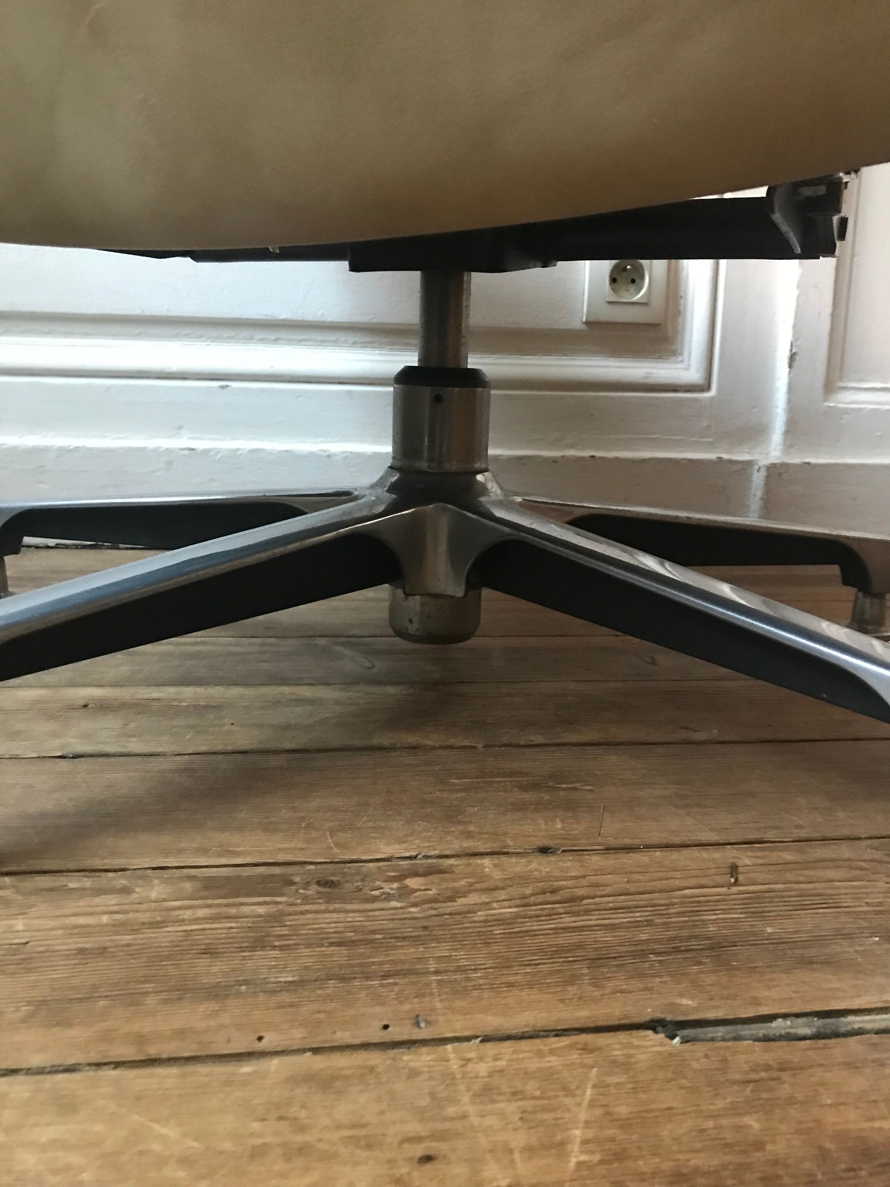 Leather armchair 70's