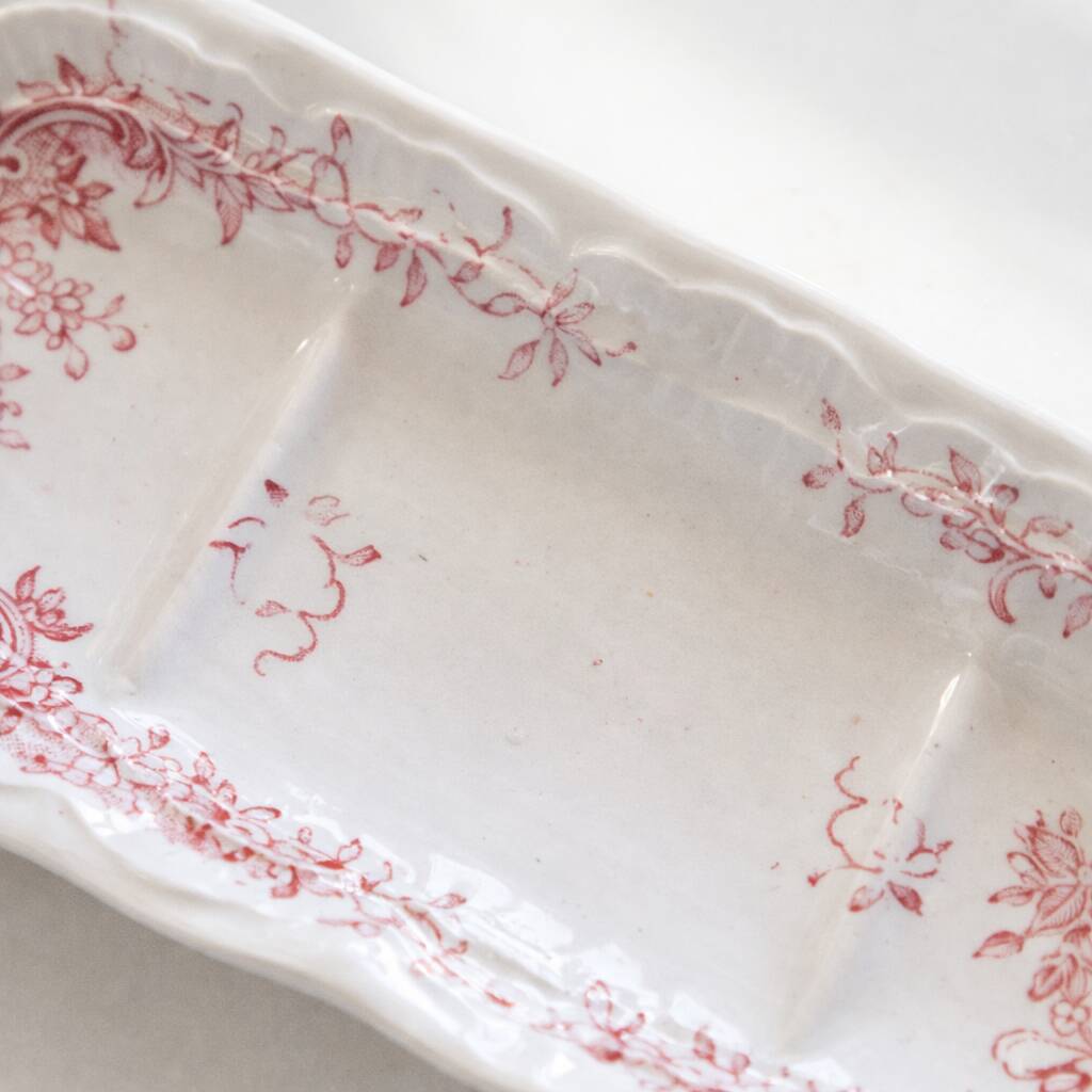 Small 19th-century dish in pink ironstone.