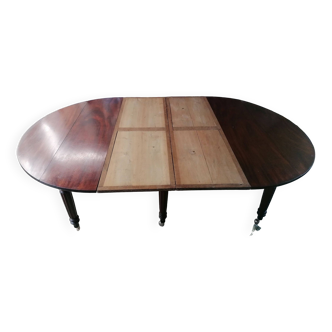 Round mahogany table 145 diameter