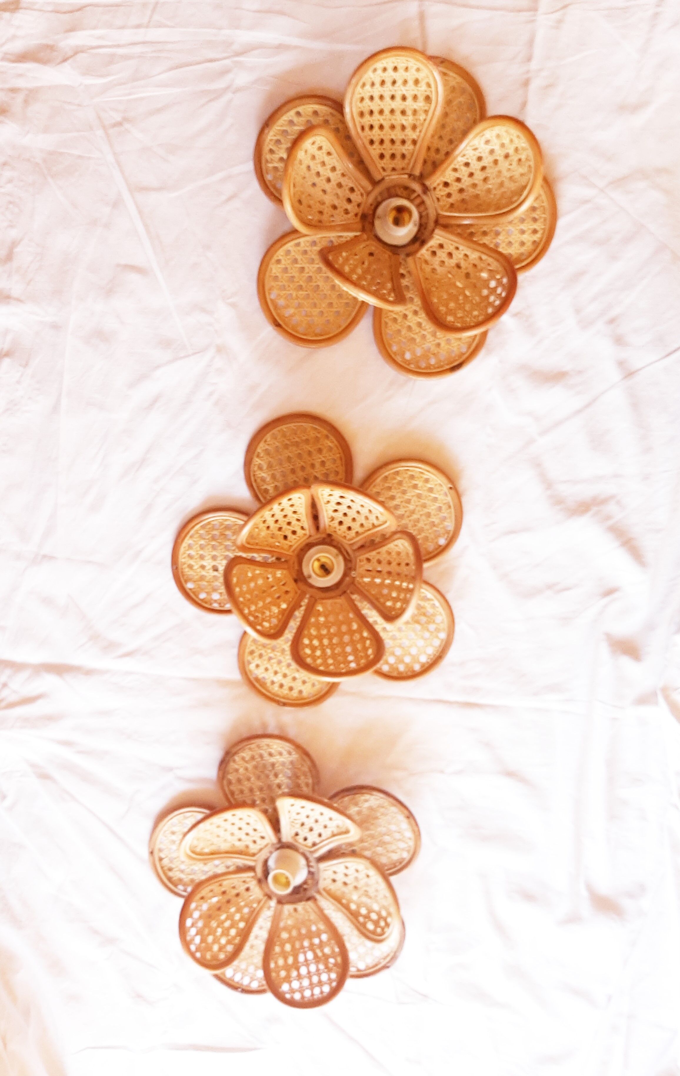 3 hanging lamps in rattan 1980s, rattan and braiding