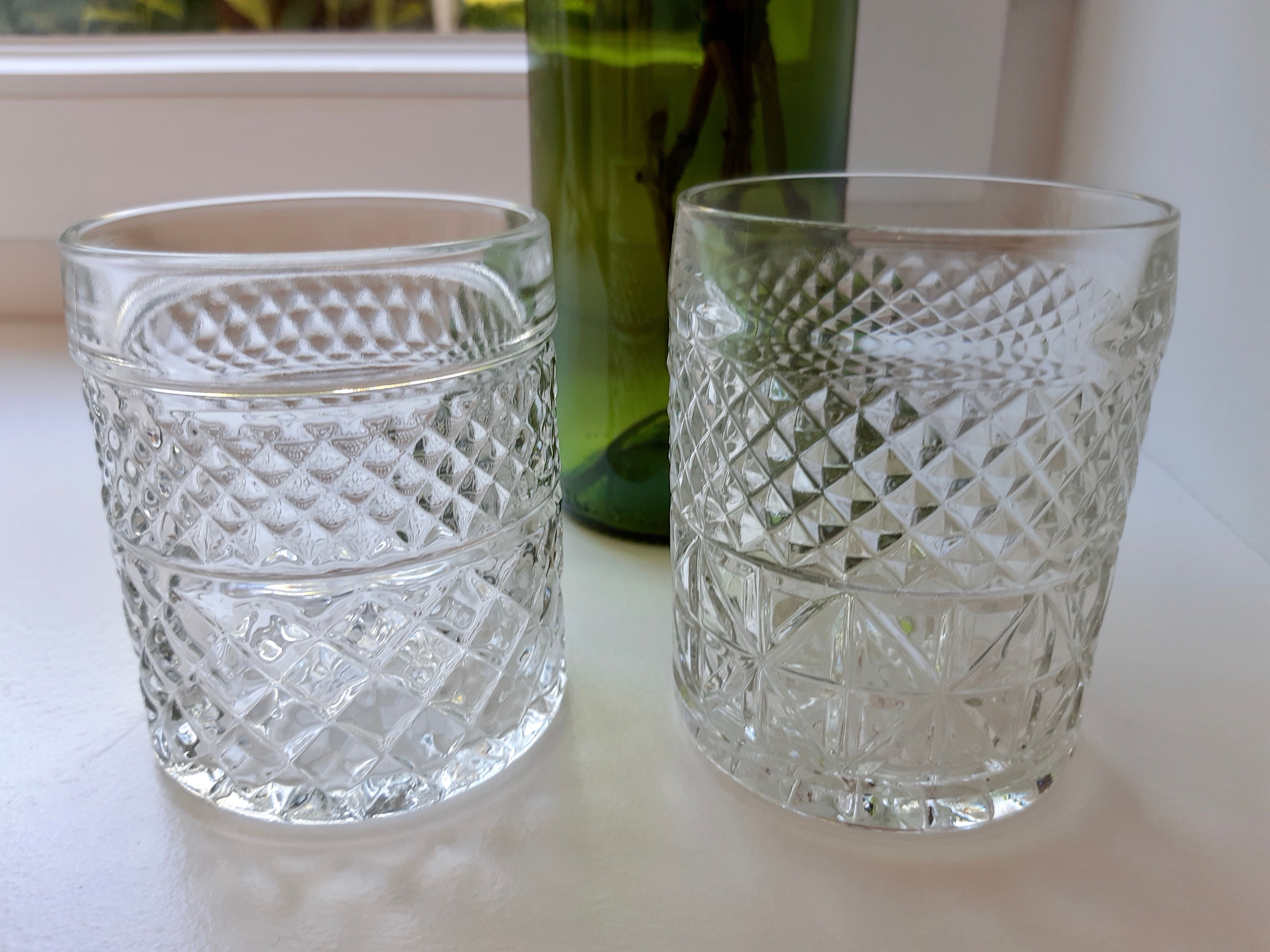 Batch of decanter and its 6 whiskey glasses