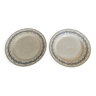 Paire d'assiettes plates en faïence terre de fer Gien décor Austerlitz