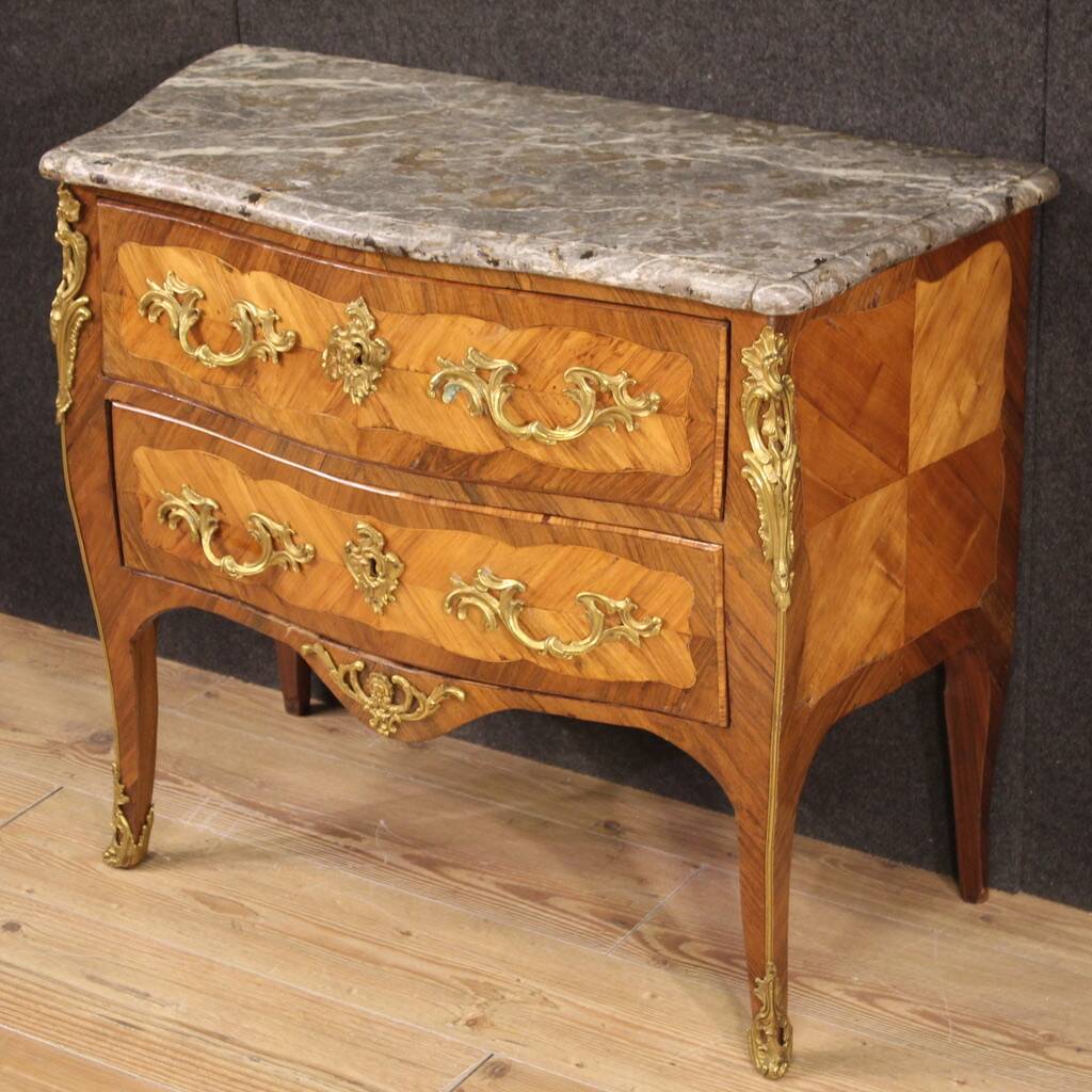 Elegant Louis XV chest of drawers from the 18th century
