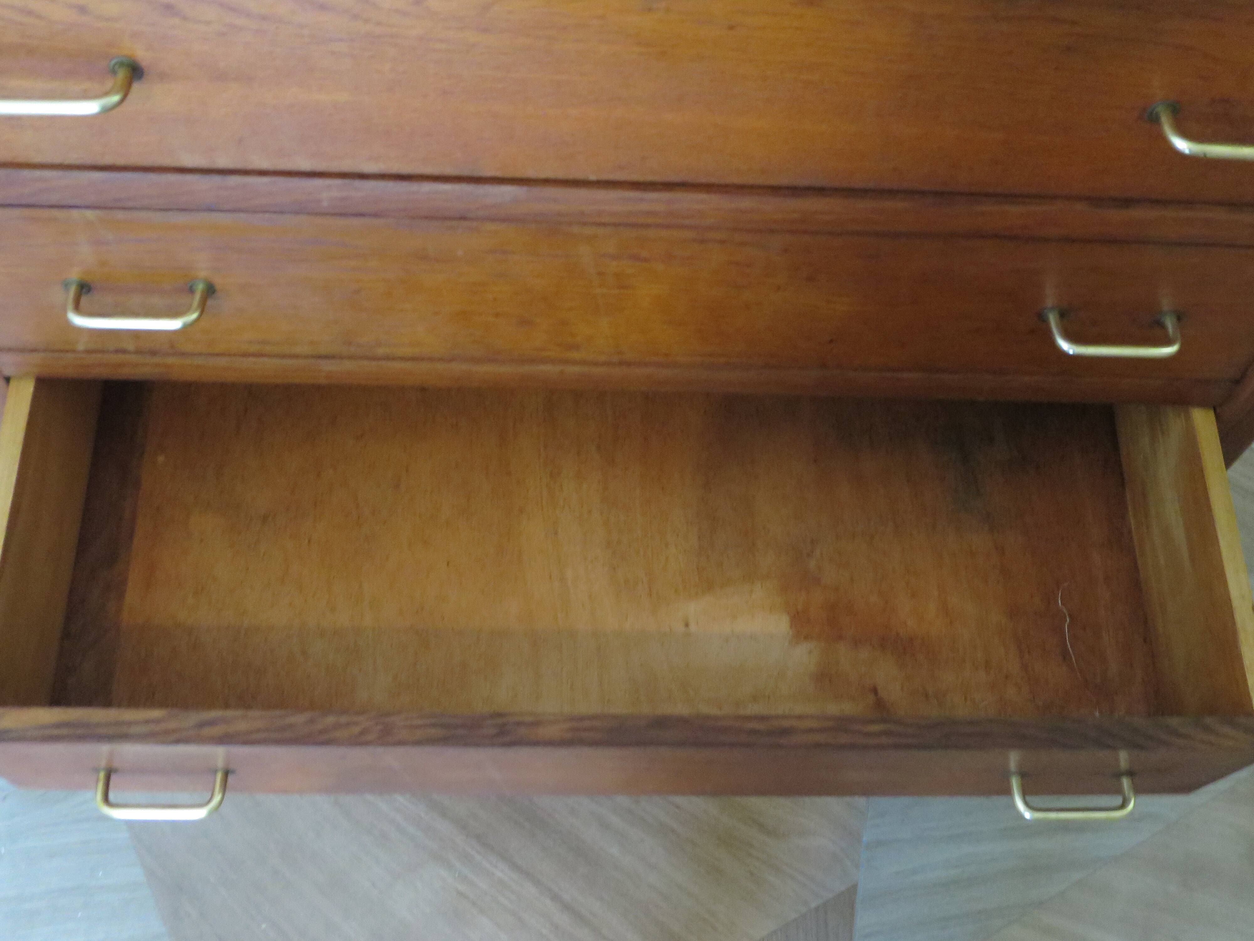 Pretty vintage chest of drawers - 4 drawers - 1960s - refined Scandinavian style - medium oak color