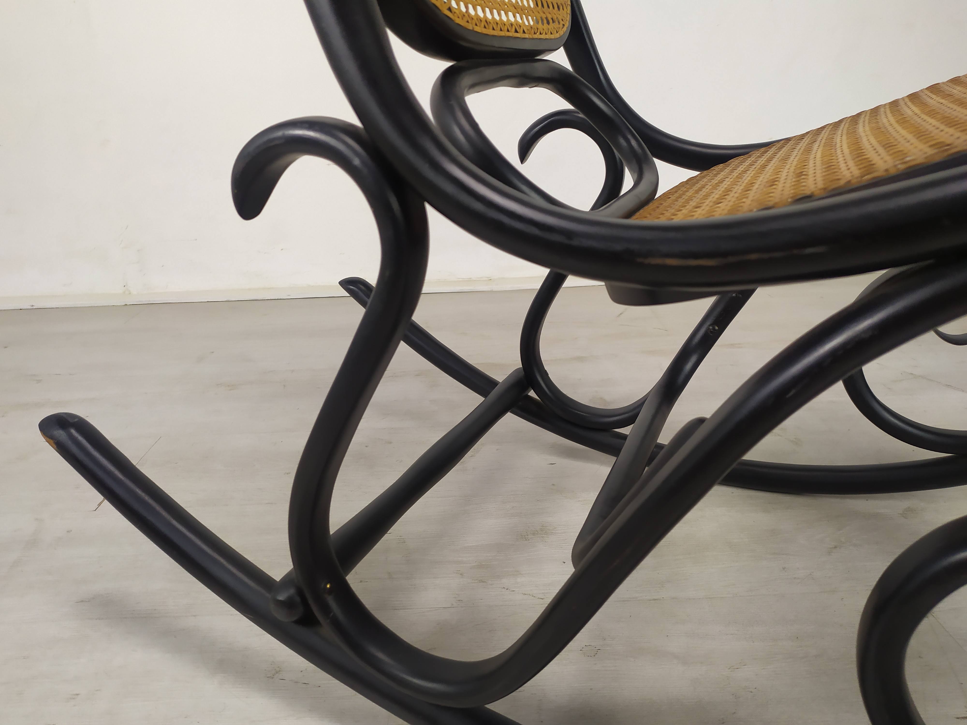 Rocking-chair curved wood