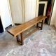 Banc en bois foncé