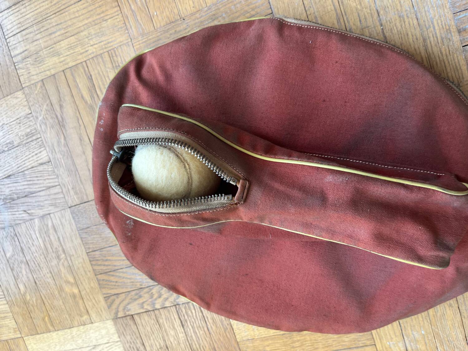 Raquette de tennis ancienne