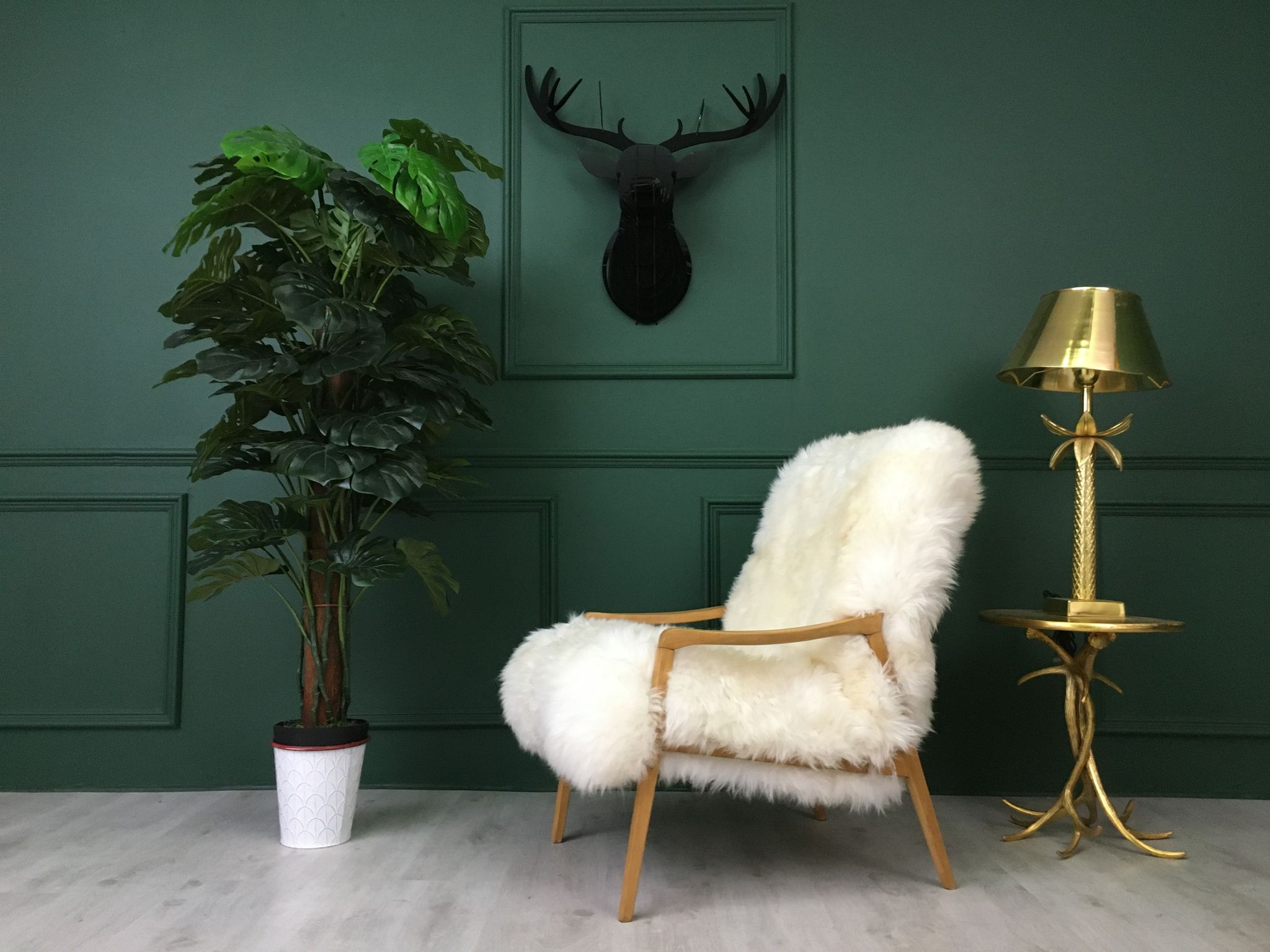 Vintage Design Art Deco White Sheepskin Fluffy Fury Chair Armchair