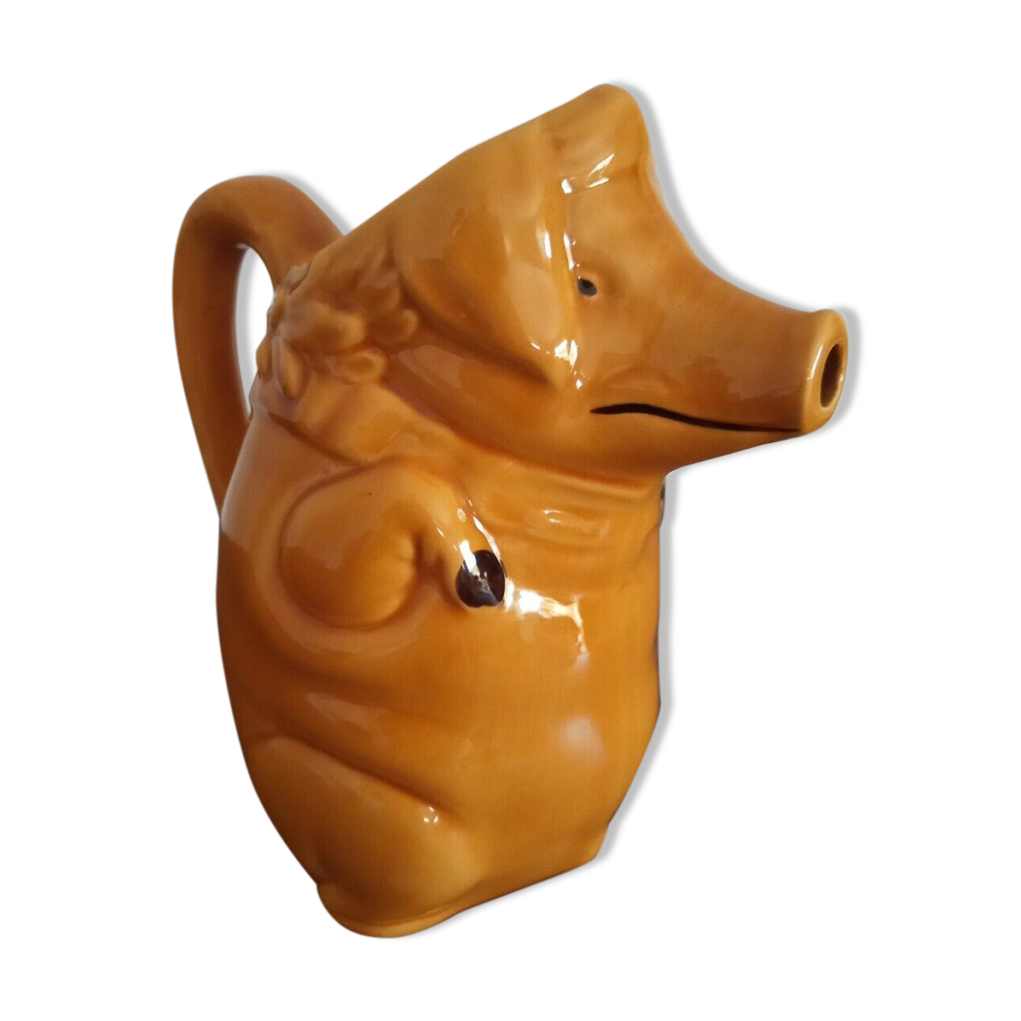 Anthropomorphic pitcher in dabbling