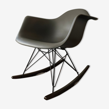 RAR chair by Charles and Ray Eames edited by Vitra. Limited Edition "Winter Edition"