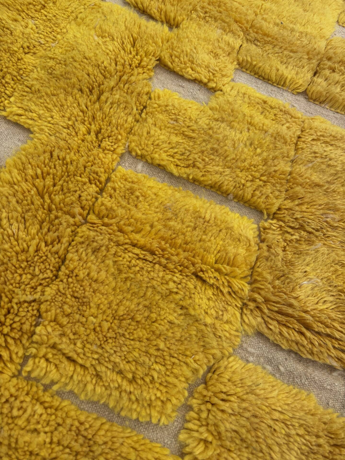 Limona - Custom yellow Moroccan rug made of wool.