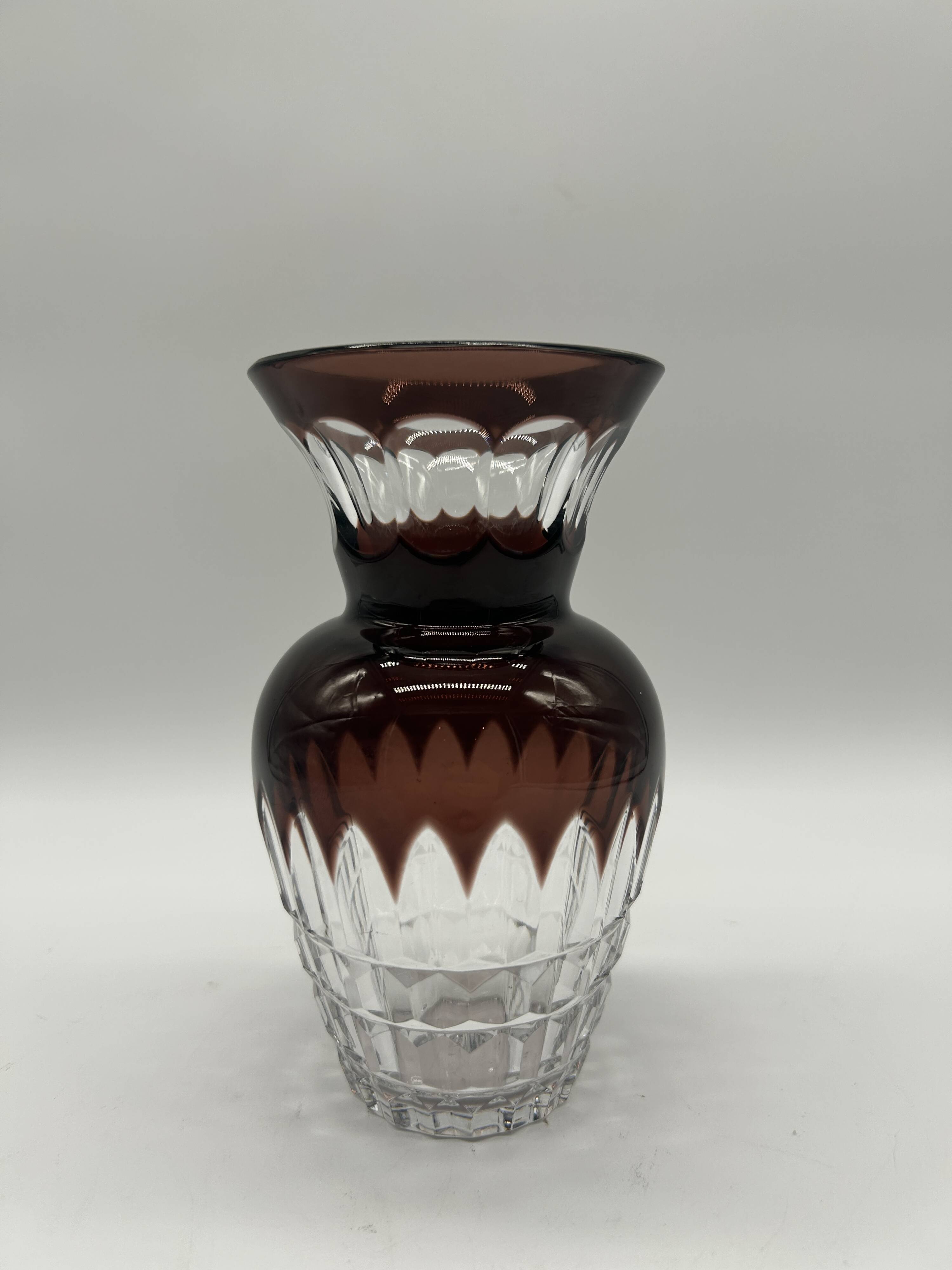 Cut and lined crystal vase from Val Saint-Lambert in plum.