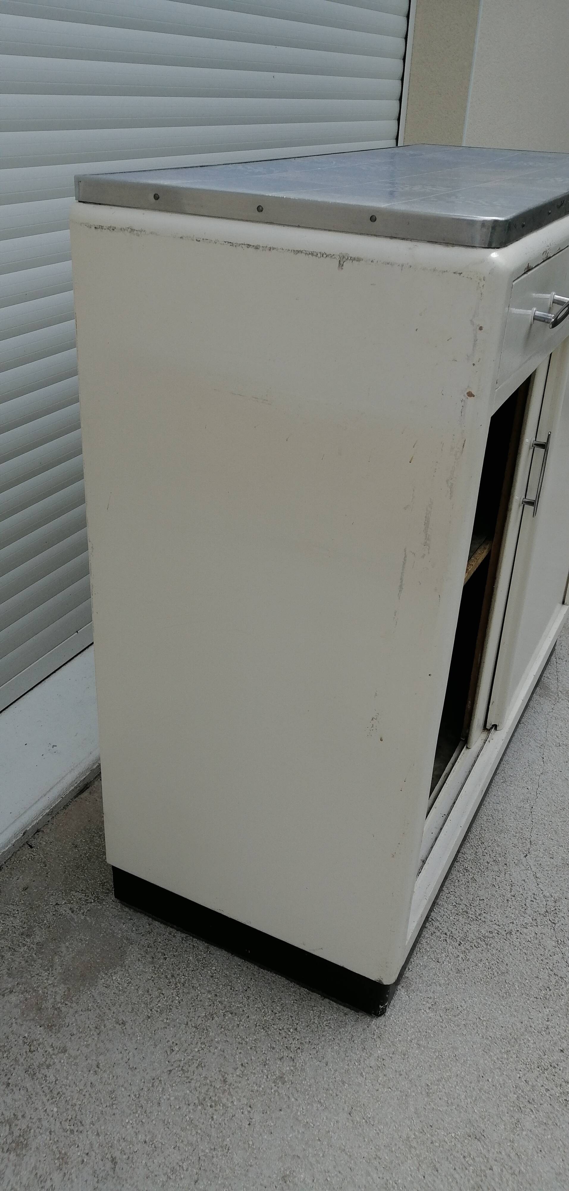 Buffet sliding doors 50/60 years
