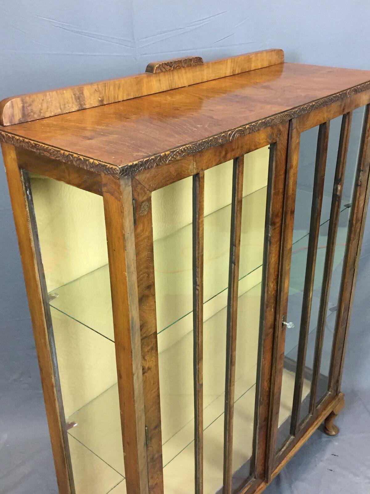 Vitrine Art Déco des années 1930