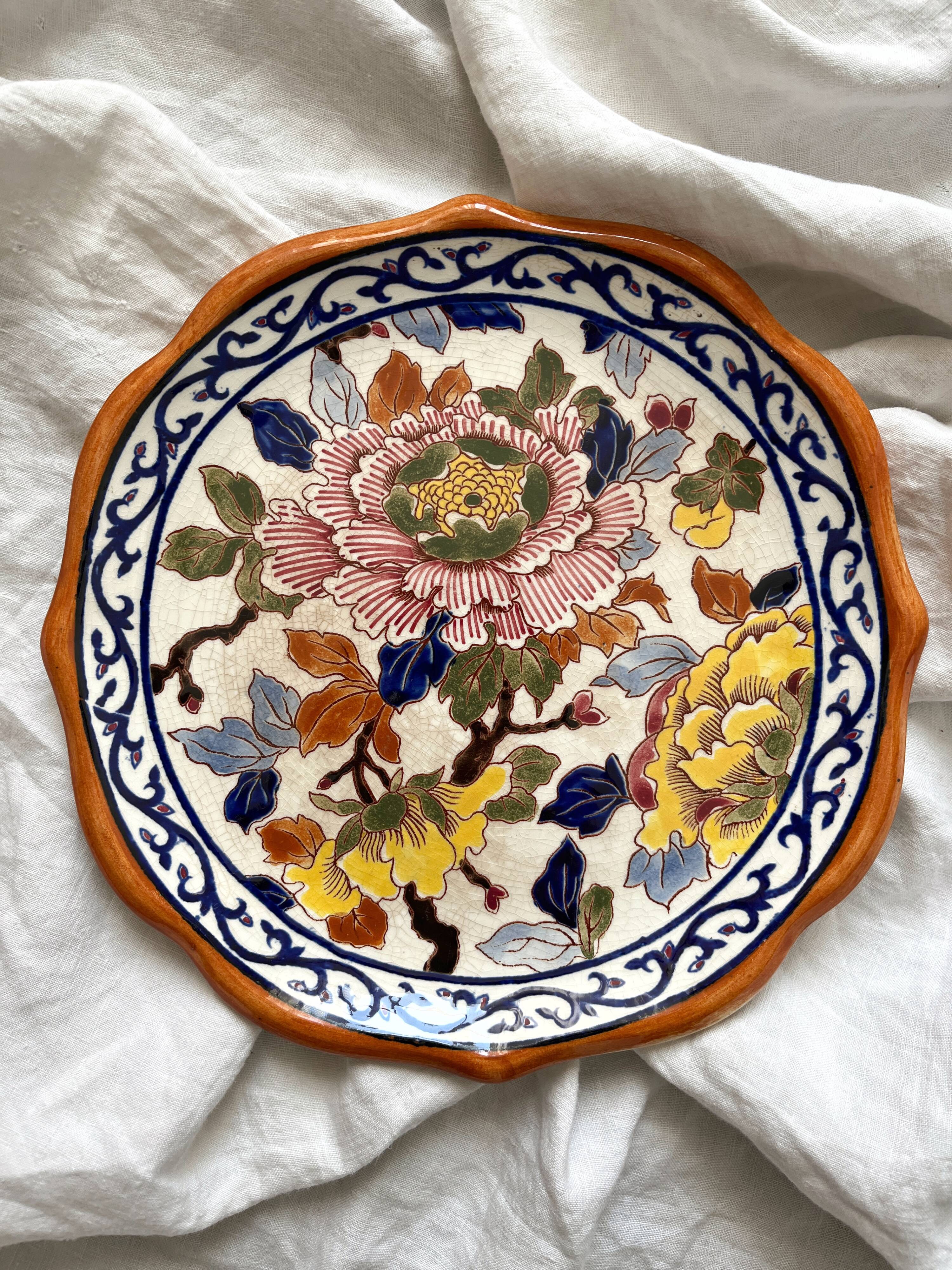 Gien earthenware plate with peony decoration