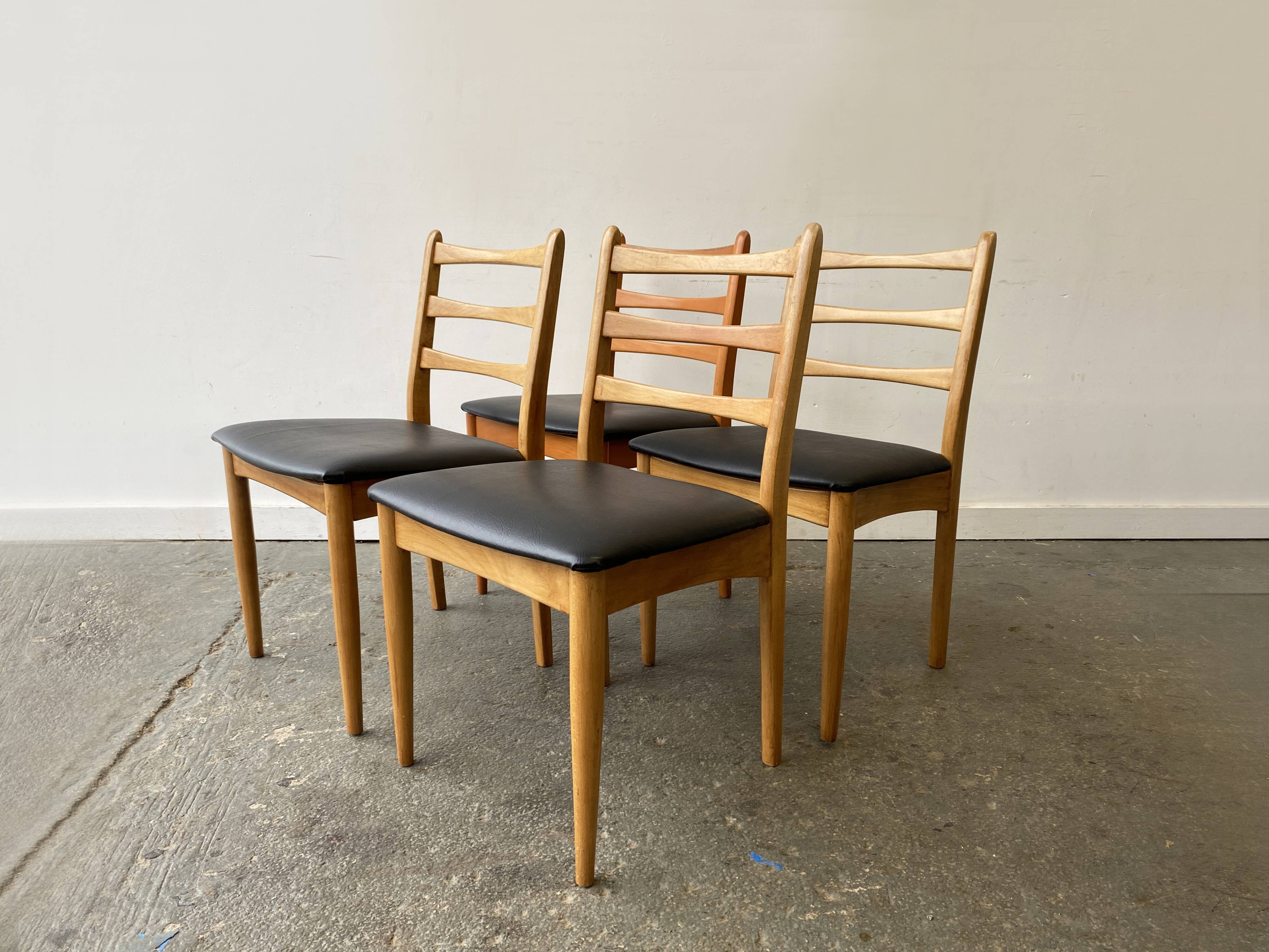 Set of 4 Mid-Century 1970’s dining chairs by Schreiber Furniture