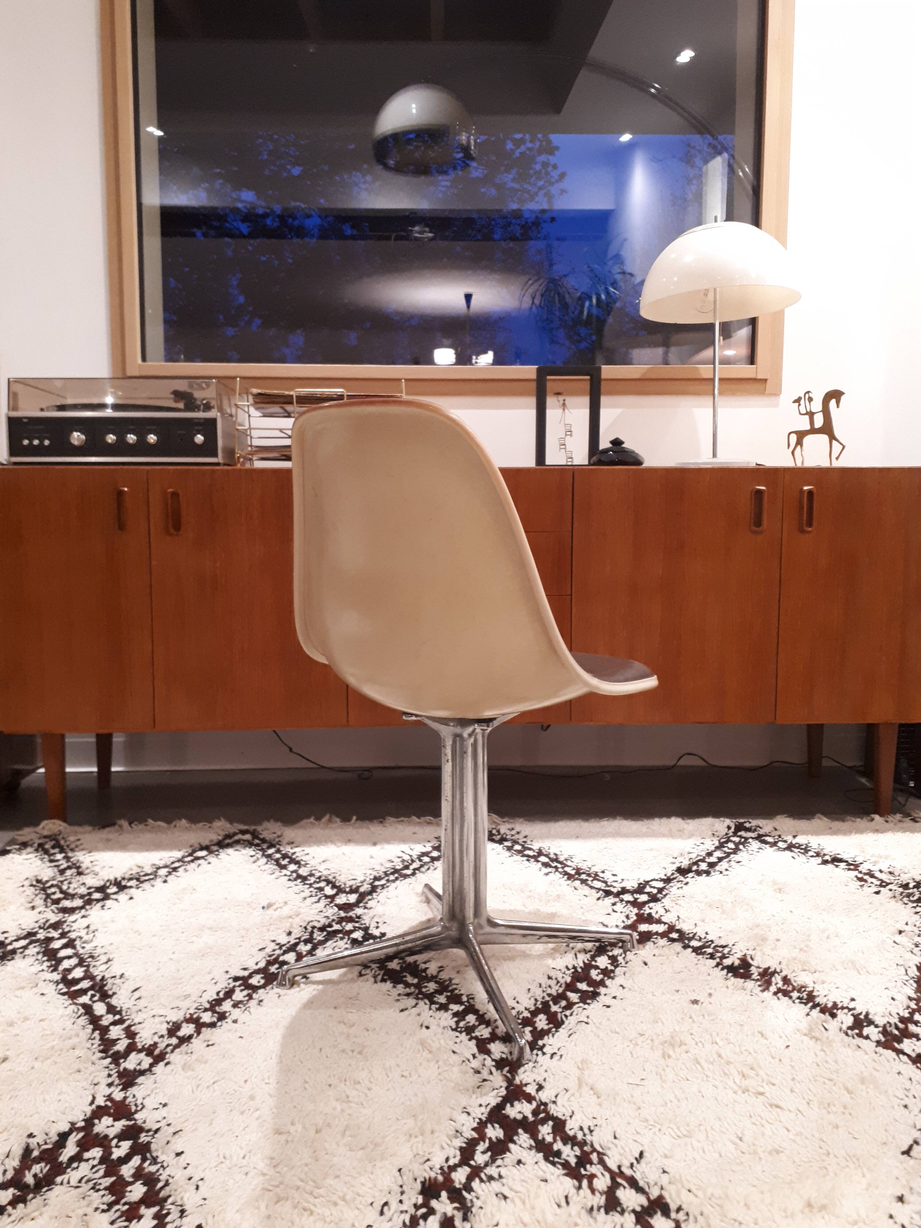 Fonda chair by Eames for Herman Miller of the 1970