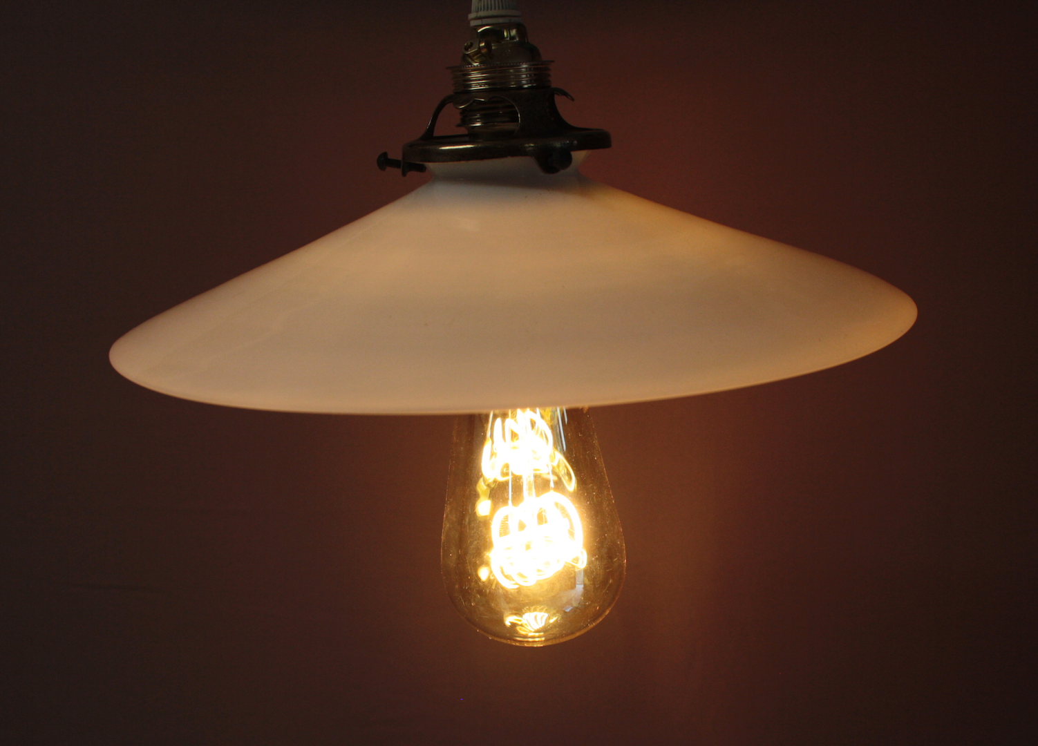 Suspension en opaline blanche