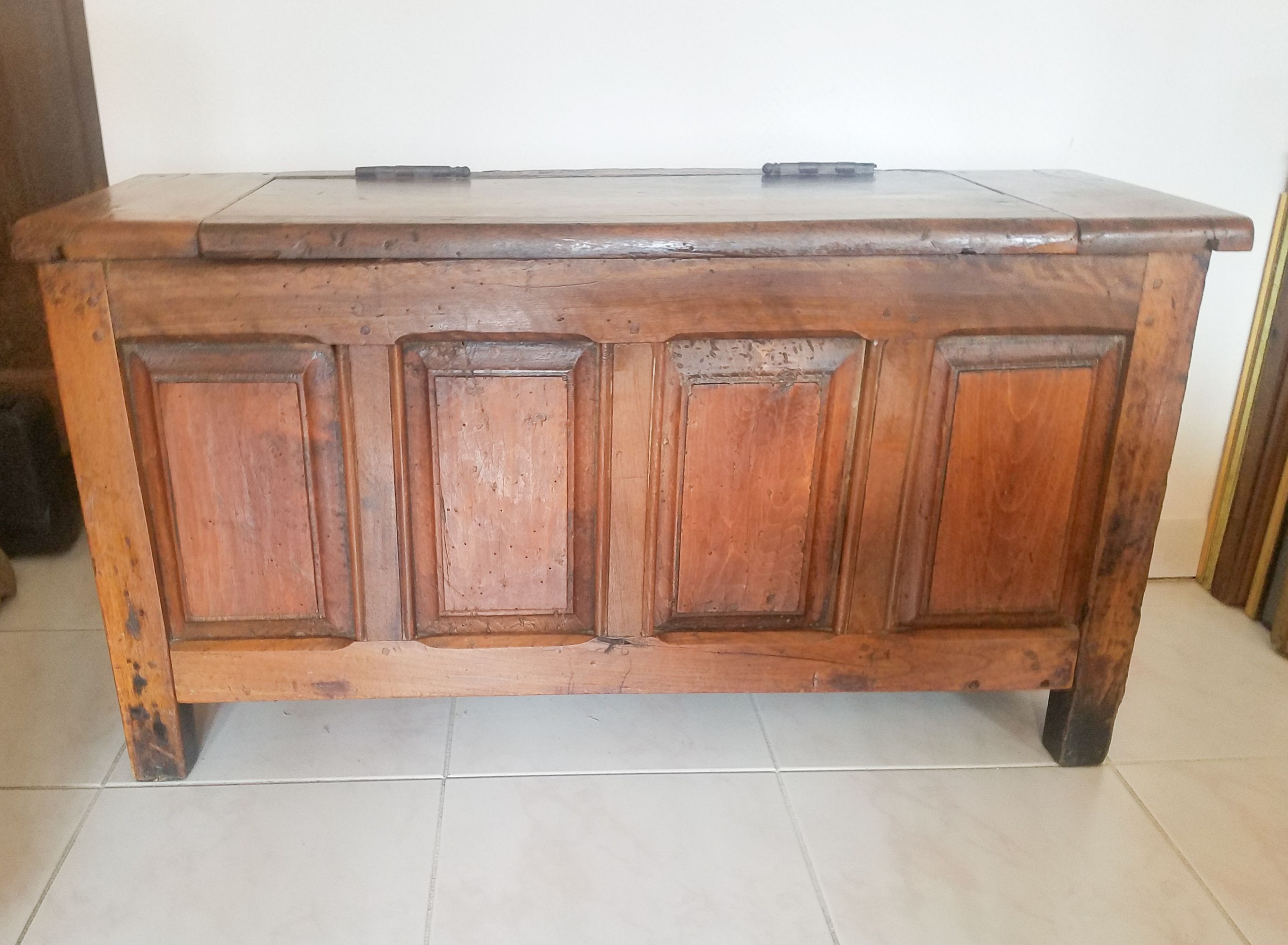 Louis XIII box/ bench with a 17th century, high-era box/ louis XIII box/ bench