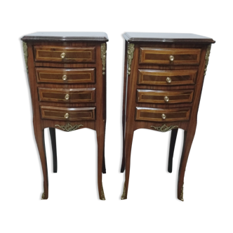 Paire de chevets en noyer de style Louis XV