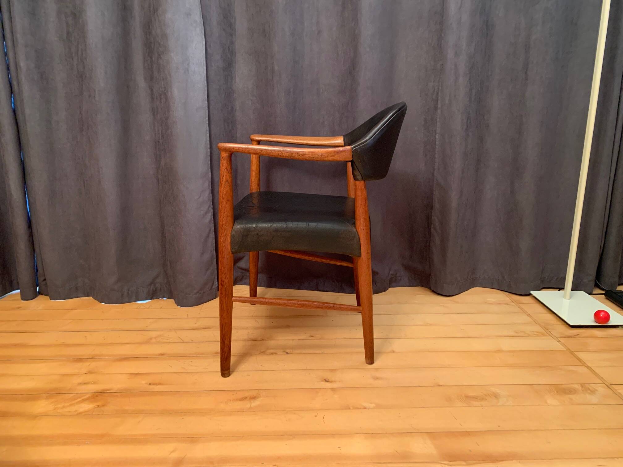 Armchair Model 223 designed by Kurt Olsen, Slagelse Mobelvaerk, Denmark, 1950s