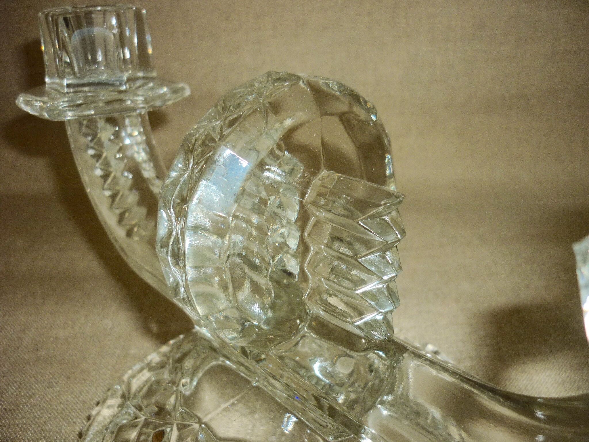 Paire de chandeliers en cristal à 2 bras